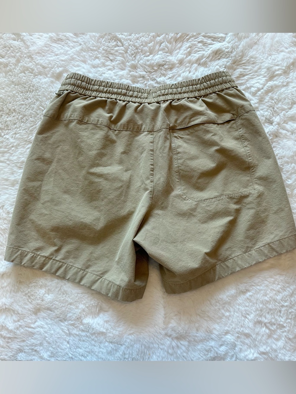 lululemon athletica Men's Athletic Cargo Shorts 5’ - Picture 2 of 5